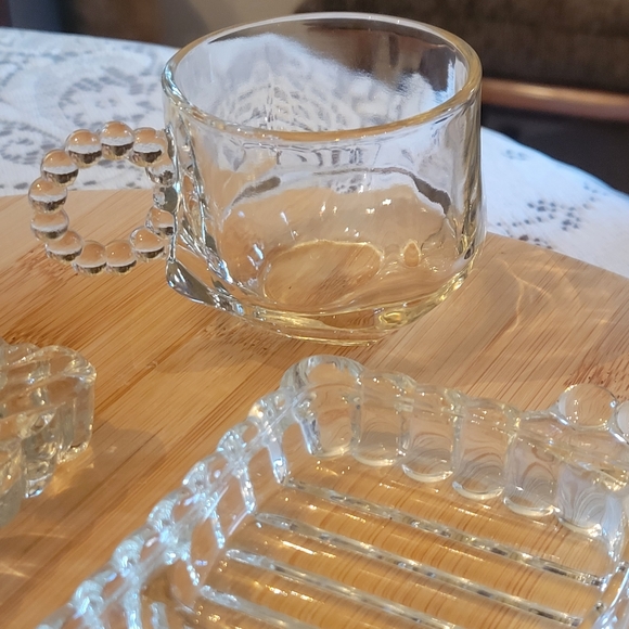Vintage Hazel Atlas, Snack and sip trays with glasses. Set of 2. - Picture 3 of 4